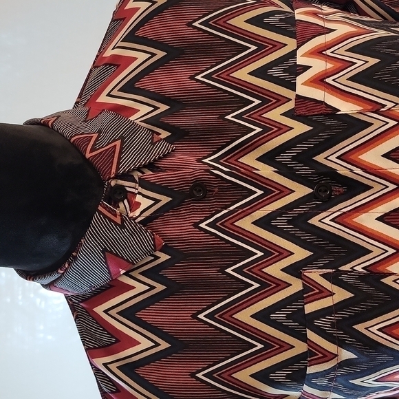 RUE 21 chevron print long sleeve button up blouse size small - Picture 2 of 12